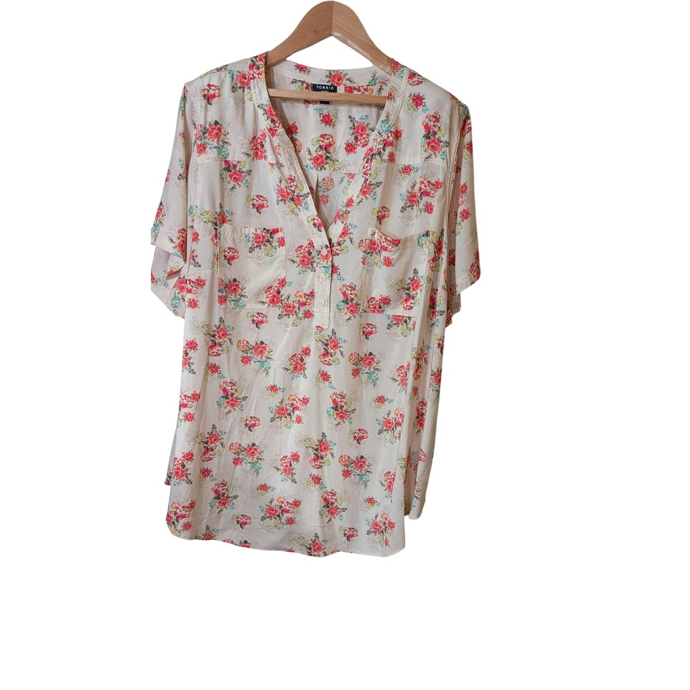Torrid Harper Blouse Size 3 Pink Orange Floral V-Neck Short Sleeve Pullover Top